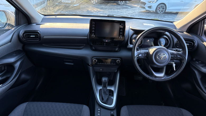 Toyota Yaris 1.5 Hybrid Design 5dr CVT Hybrid Hatchback